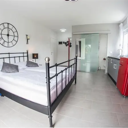 Mojeljeto Guest house *