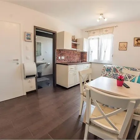 Mojeljeto 게스트하우스 4*