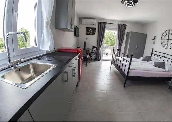 Mojeljeto 게스트하우스 4*