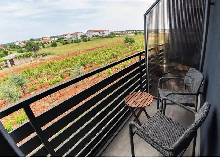 Mojeljeto 4* 파자나